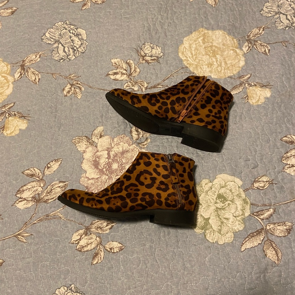 Cheetah booties size 8